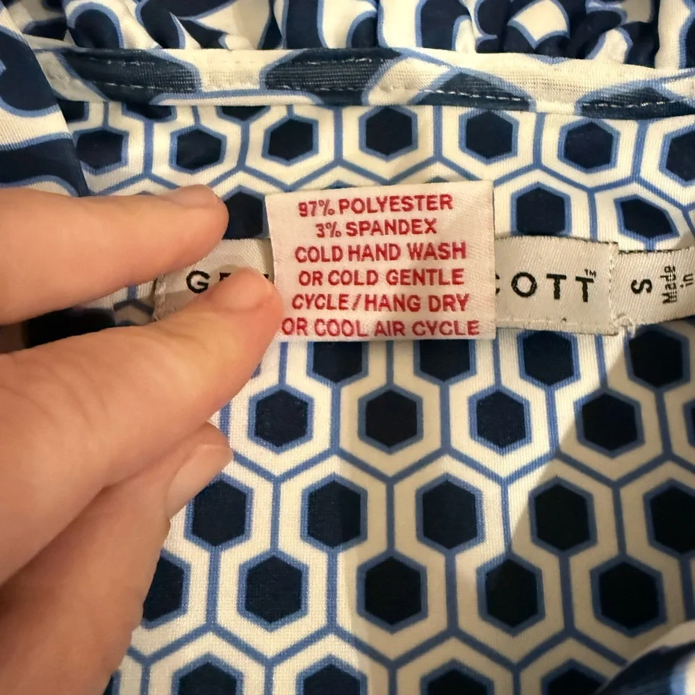 Gretchen Scott, Preppy Ruffle Neck Navy & White Geometric Shift Dress, Size S - Picture 10 of 14